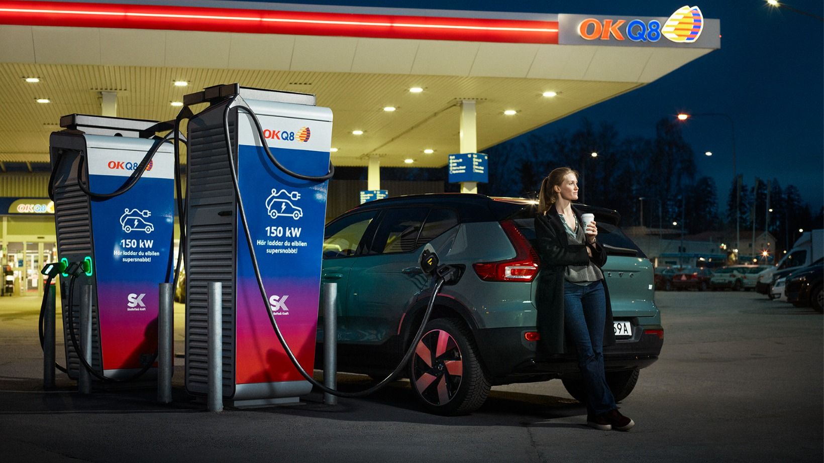OKQ8 firar station nummer 200 med supersnabbladdning!