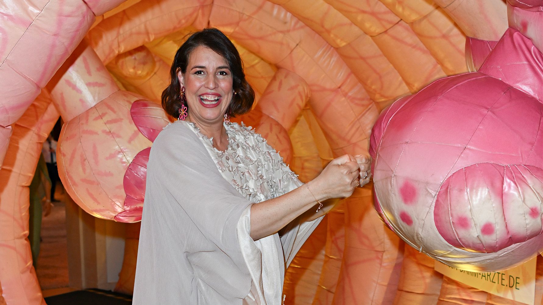 Felix Burda Award 2025: Schauspielerin Elena Uhlig moderiert die Gala für Darmkrebsvorsorge.