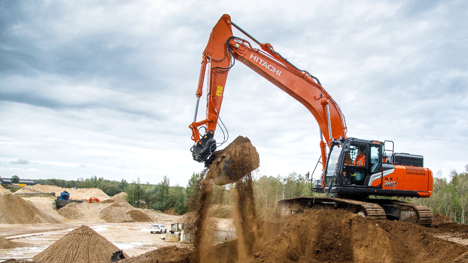 Hitachi Construction Machinery: fleet management and ...