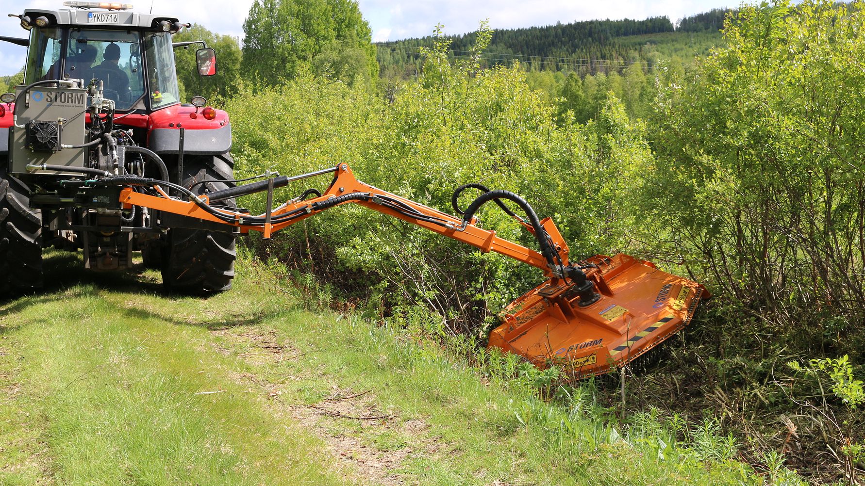 Effektiva maskiner från Trejon för vägslåtter, slagslåtter och grönyteskötsel
