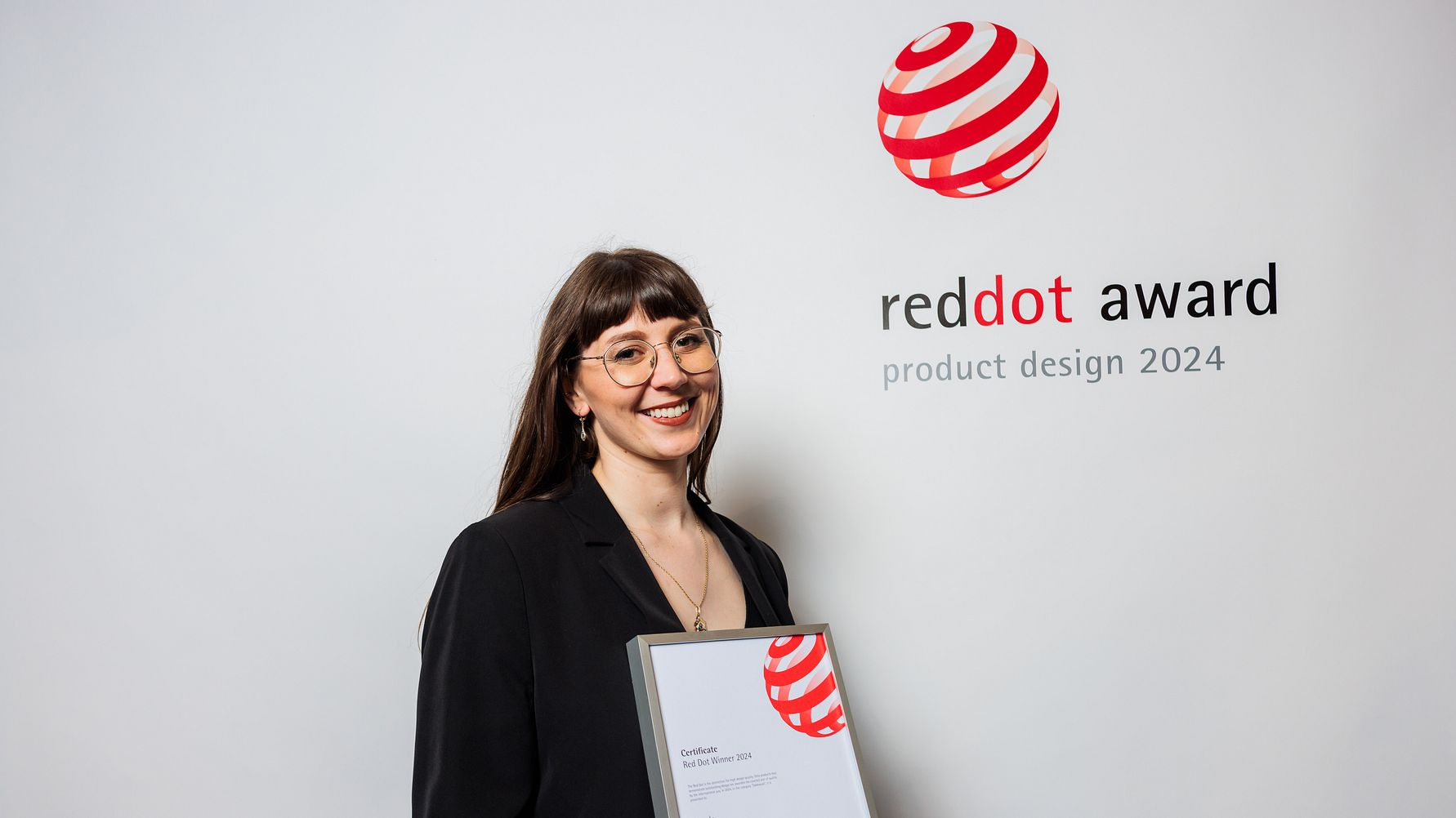 アート・デザイン・音楽 Red Dot Communication Design 2024/2025 アート・デザイン・音楽 Red Dot Communication Design 2024