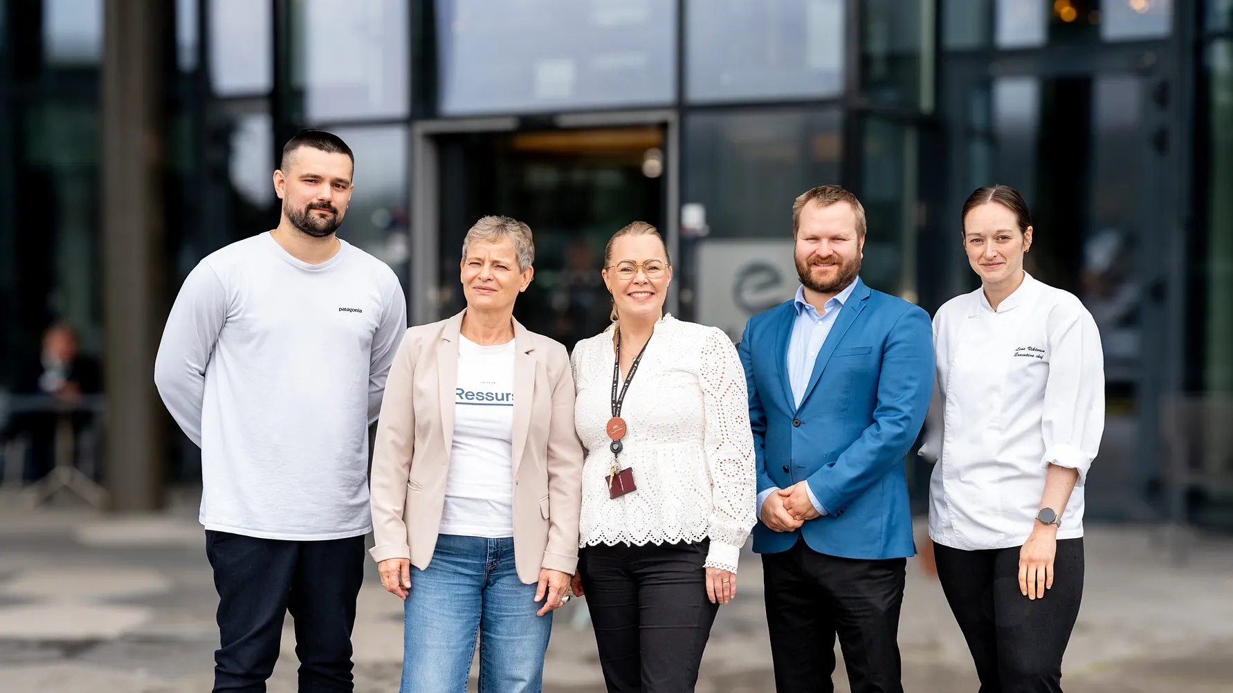 Hotelldirektør Ida Kristine Jakobsen med kolleger og representant fra Ressurs. 