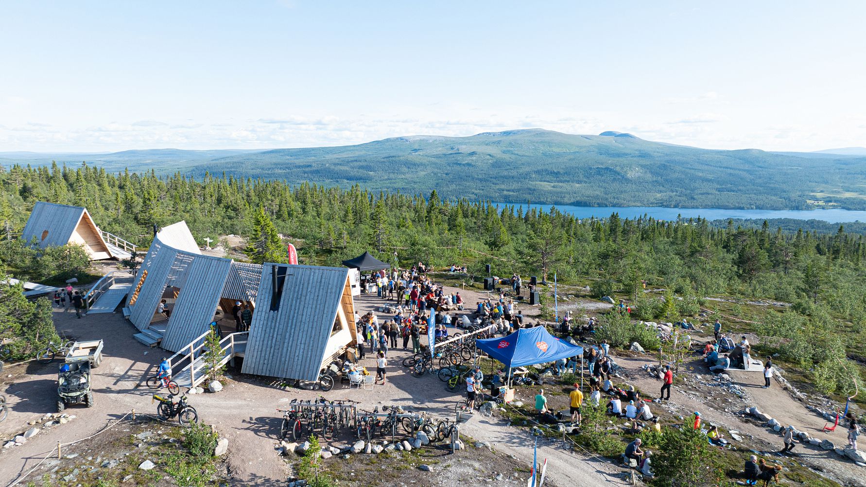 Rastplatsen Hjärtat är en populär samlingsplats mitt i det prisbelönta cykelområdet Lofsdalen Fjällpark MTB.