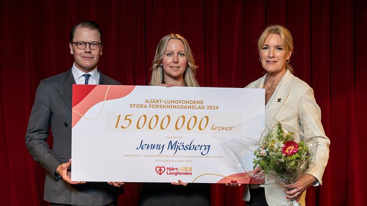 H.K.H. Prins Daniel, Jenny Mjösberg, professor vid Karolinska Institutet, mottagare av Hjärt-Lungfondens Stora Forskningsanslag 2024, Kristina Sparreljung, generalsekreterare för Hjärt-Lungfonden.