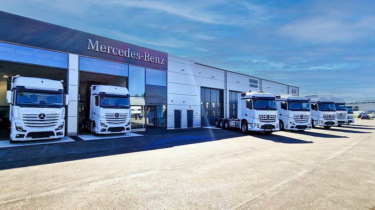 Hedin Bils nya Mercedes-Benz Lastbilsanläggning i Linköping har verkstadsplats för 10 lastbilar och får Sveriges första Megawattladdare för el-lastbilar.