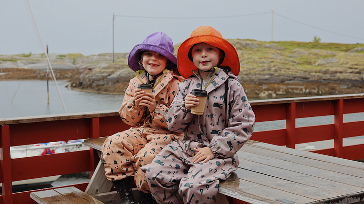 Hot chocolate in the rain