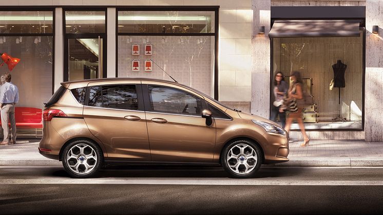 Nya eleganta Ford B-MAX öppnar dörrarna för praktiska stadskörningslösningar vid 2012 års bilmässa i Genève