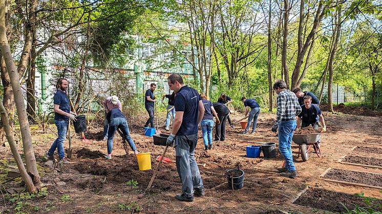 Zurich Mitarbeitende in Aktion (zur medialen Verwendung)