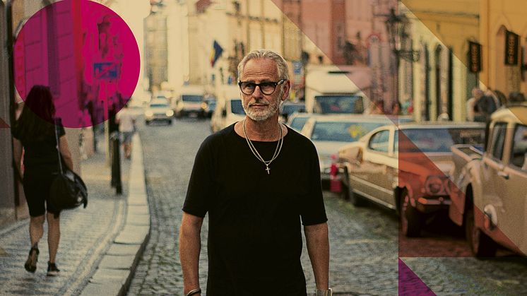 Uno Svenningsson fortsätter fira jubileumsåret med nya singeln “Sommar utan slut”