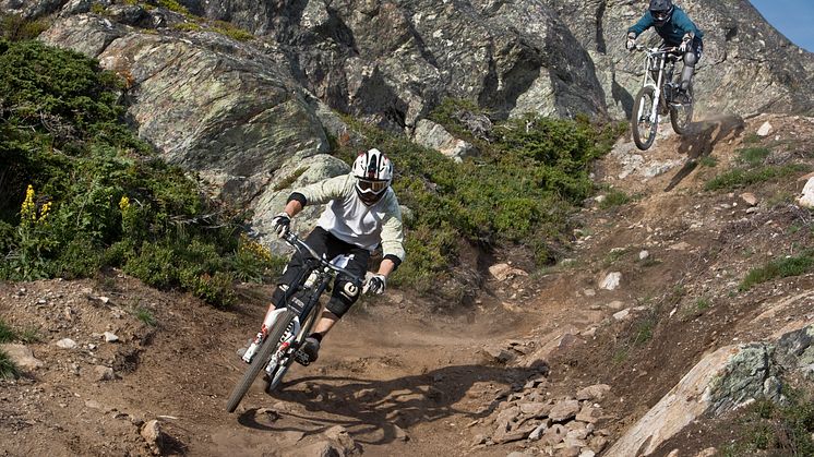 Skistar bjuder på liftkortet när du provar downhillcykel på Nationaldagen i Åre