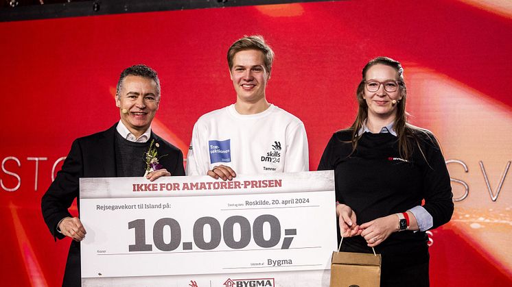 Udover ”Ikke for amatører-prisen” fik Kristoffer Kruse Svendsen også et rejsegavekort på 10.000 kroner til Island.