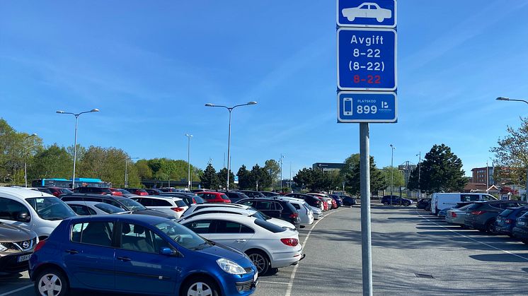 Nu kostar det 30 kronor per dygn eller sex kronor per timme på pendelparkeringen vid Radiomotet. Bild Göteborgs Stad