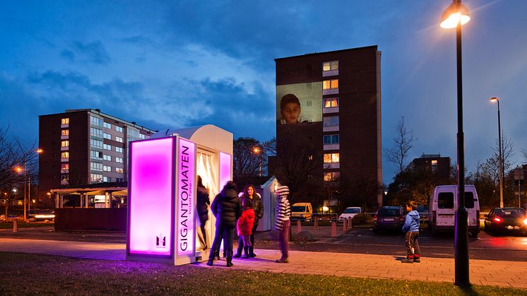 Nöjda och trygga besökare under Stadens ljus: Rosengård!