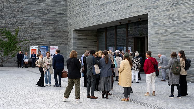 Kø utenfor Nasjonalmuseet om morgenen. Foto: Børre Høstland/Nasjonalmuseet