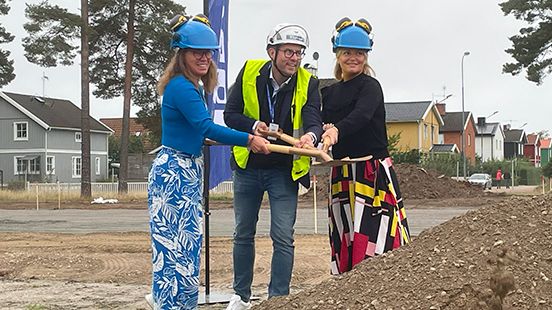 Karin Johnson, ordförande samhällsbyggnadsnämnden Kumla kommun; Veronica Ulfgren, ordförande i nämnd för livslångt lärande Kumla kommun; Gustav Falkenström, VD NA-bygg