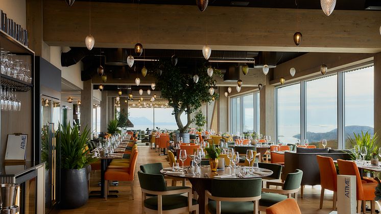 Restaurant ATTME på Wood Hotel Bodø bjuder på både en kulinarisk resa och en fantastisk utsikt.