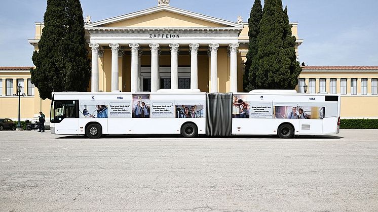 Αρχίζει η πιλοτική εφαρμογή του συστήματος ανέπαφων πληρωμών με τραπεζική κάρτα στα λεωφορεία των γραμμών Express του Διεθνούς Αερολιμένα Αθηνών