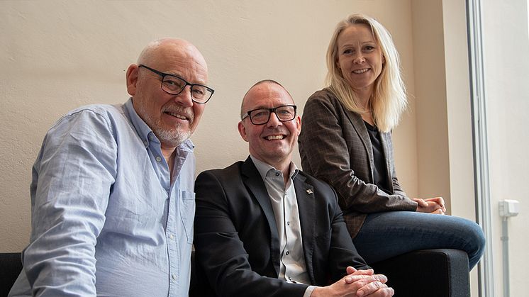 Sven Wadman (Mittuniversitetet), Matts Nyman (BizMaker) och Åse Angland Lindvall (Peak Innovation) ser fram emot att utöka samarbetet mellan organisationerna. 