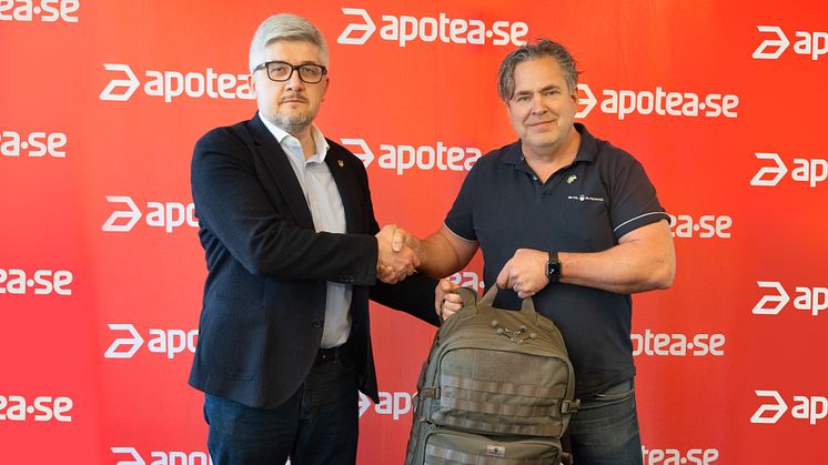 Apotea inleder samarbete med det försvarsföretaget SnigelDesign för specialryggsäckar till Ukraina