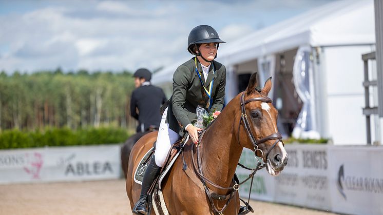 Ebba Kewenter rider i young rider-laget i finalen av Youth Nations Cup i Belgien i helgen.