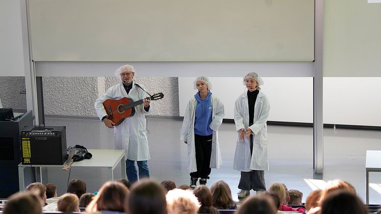 Seit 2005 können Schülerinnen und Schüler der 2. bis 6. Klasse im Rahmen der Kinderuni der TH Wildau Studienluft schnuppern – zur 20. Veranstaltung gibt es zusätzlich eine Summer Edition. (Bild: TH Wildau)