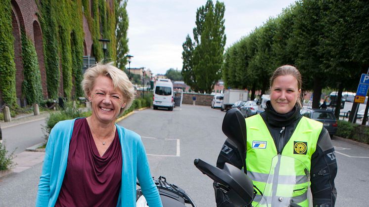 Ulla Hamilton (M): Pilotprojekt med motorcykelburna parkeringsövervakare för ökad framkomlighet