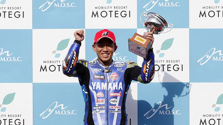 JSB1000 レース1：開幕戦から2連勝を達成したYAMAHA FACTORY RACING TEAMの中須賀克行選手