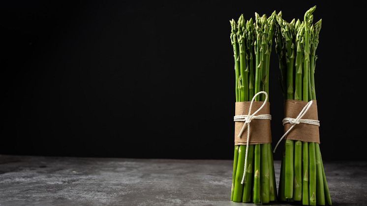 fresh-green-asparagus-table.jpg