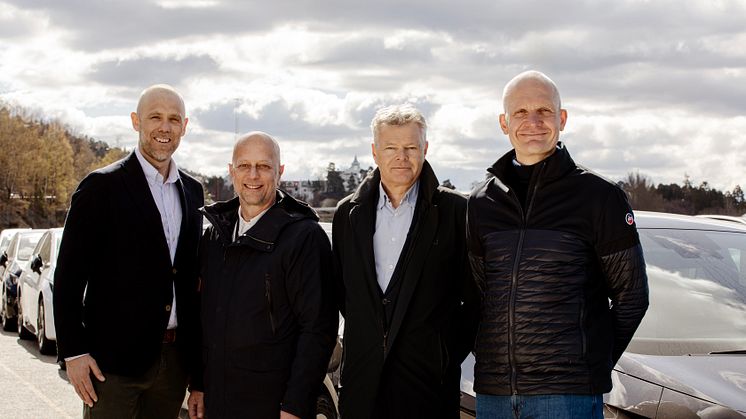 F.v. Bård Espeland, Head of fleet sales i Harald A. Møller AS, Jørn E. Skjeldrum, Fleet and Insurance Director i Hertz Norge, Trygve Simonsen Adm. dir. i Hertz Norge, og Ulf Tore Hekneby Adm. dir. i Harald A. Møller AS.