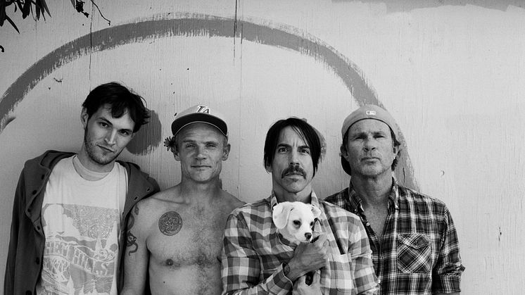 Red Hot Chili Peppers rakt in på #1 platsen på albumlistan
