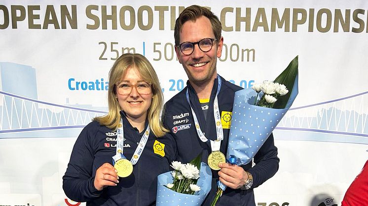 Elin Åhlin och Karl Olsson säkrade Sveriges första guldmedalj i Europamästerskapen i pistol- och gevärsskytte (EM för distanserna 25m, 50m och 300m)