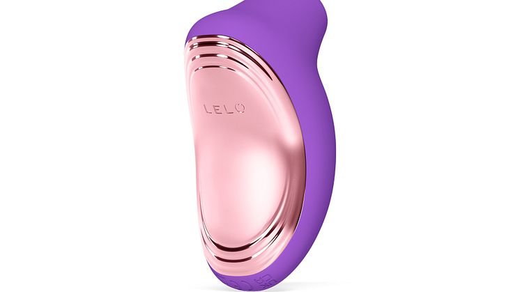 LELO_SONA2Travel_ProductShot_Purple_Back_2000.jpg