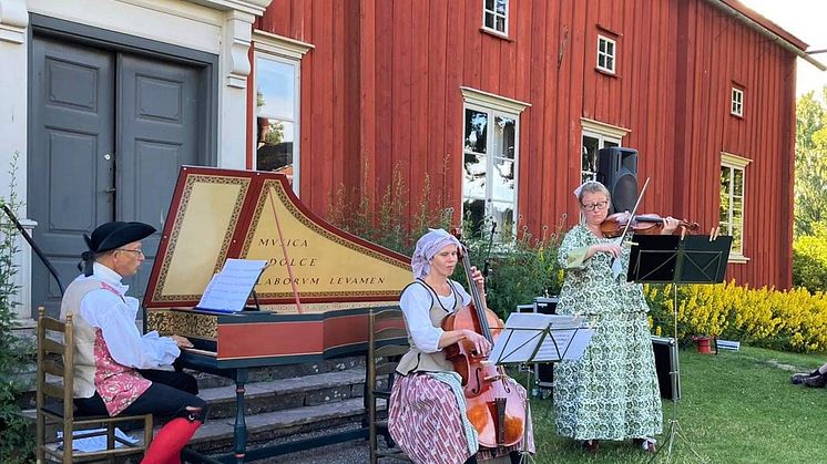 Ensemble Zellbell på von Echstedtska gården sommaren 2023. Foto: Pär Ahlberger