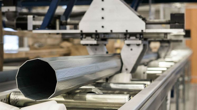 3D-rullformade belysningsstolpar från Northcones fabrik i Borlänge