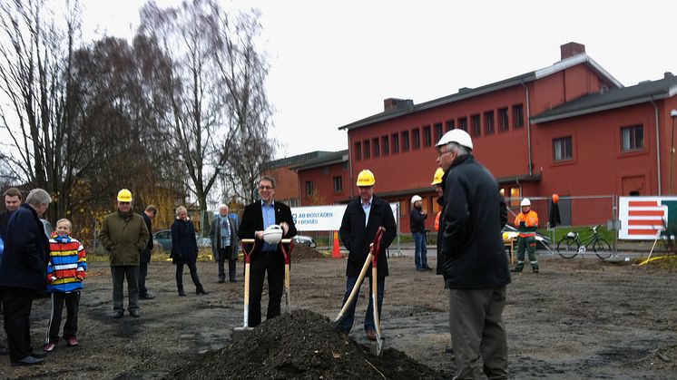 AB Bostäder i Borås - Första spadtaget för Kvarteret Solrosen!