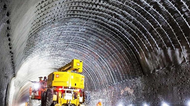 Network Rail carry out tunnel repairs