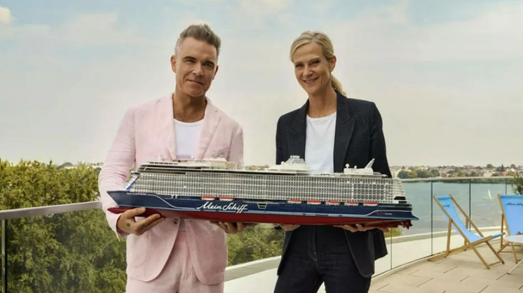 Robbie Williams och Wybcke Meier, VD för TUI Cruises