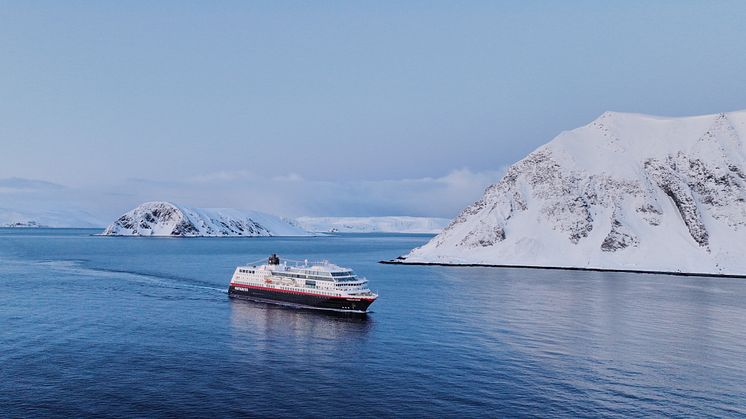 Trollfjord_240606_00002_Kristian_Dale_Hurtigruten.jpg