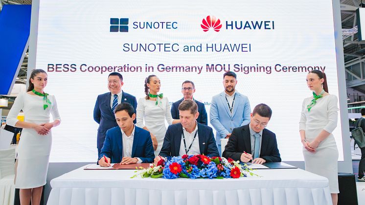 SUNOTEC and Huawei MoU at Intersolar 2024