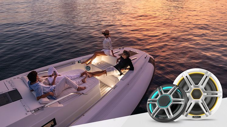 Mit hochwertigem Sound stilvoll in See stechen: die Fusion Apollo Marine-Lautsprecher und Subwoofer.