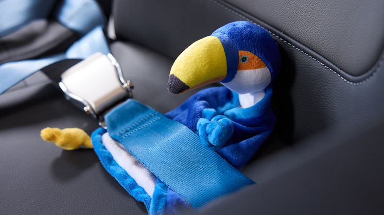 Tommy the toucan is the official children's mascot of Discover Airlines