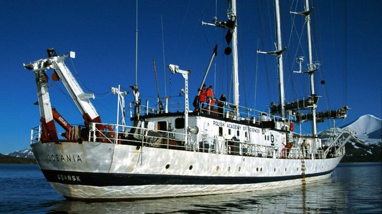 Figure 1 Polish research vessel RV Oceania in 1996. Photo Mikael Westh Hammer.jpg