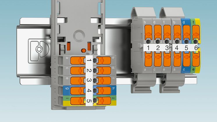Multiblock monterade med olika monteringsadaptrar på DIN-skena