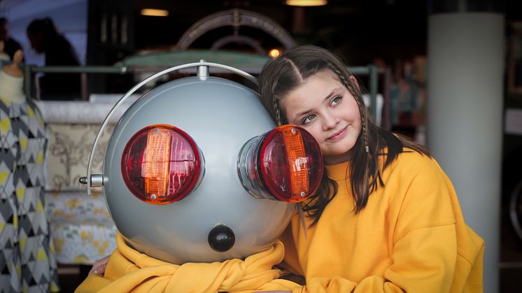 Vår sjarmerende robot ISAK ruller rundt på museet i påsken. Foto: Dan Uneken