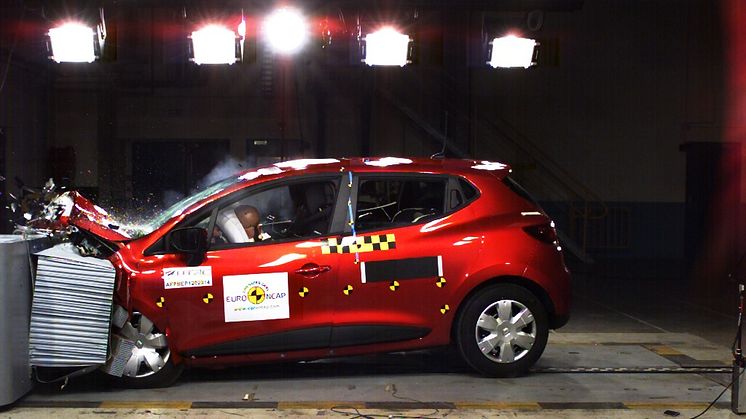 Fem stjerner til Renault Clio i EuroNCAP kollisionstest