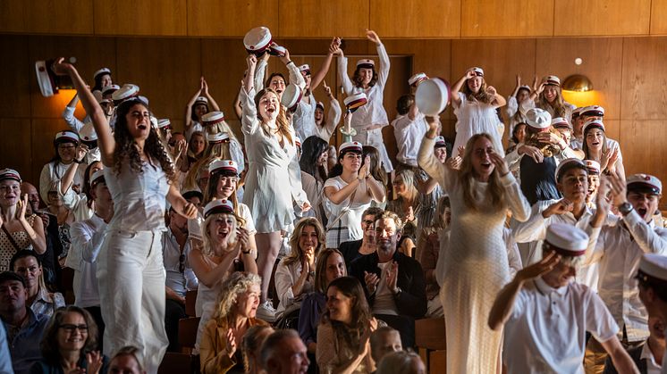 Fra første trailer til FAMILIER SOM VORES. (Foto: Per Arnesen/Zentropa/TV 2).