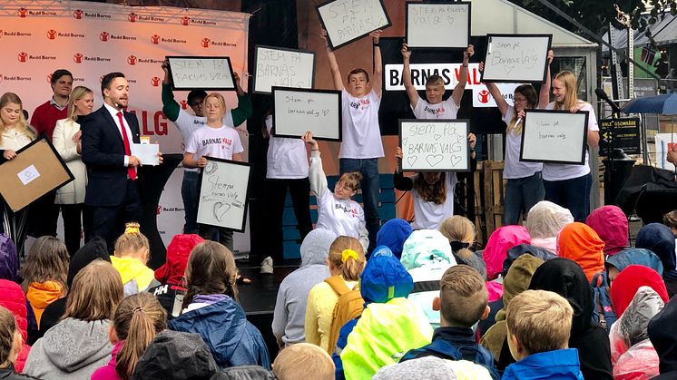 ARENDALSUKA:  Barnas Valgshow og starten på Barnas Valg 2019.  Programleder Stian Barsnes-Simonsen og valgekspertene fra Press.