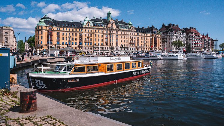 Fotografiska Båten 100% eldrift second-life batterier från Tesla