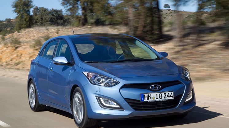 Hyundai i30 skrått forfra høyre