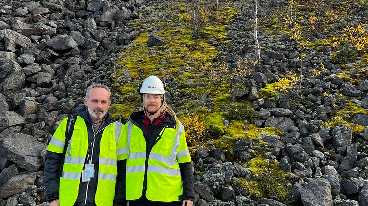 In September, Daniel Pacurar and Matt Baida visited Kiruna to collect moss samples. A primer mixture will be produced using this moss and hydro-seeded at two separate test locations. 